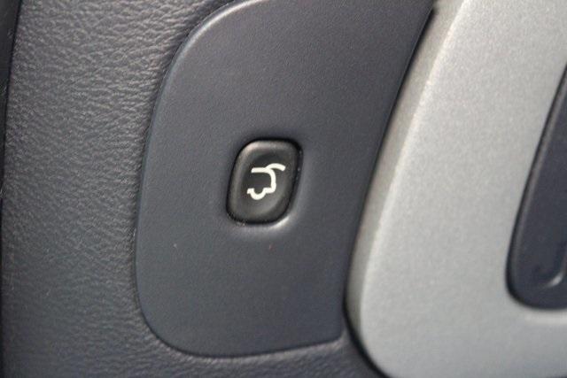 used 2015 Jeep Cherokee car, priced at $15,900