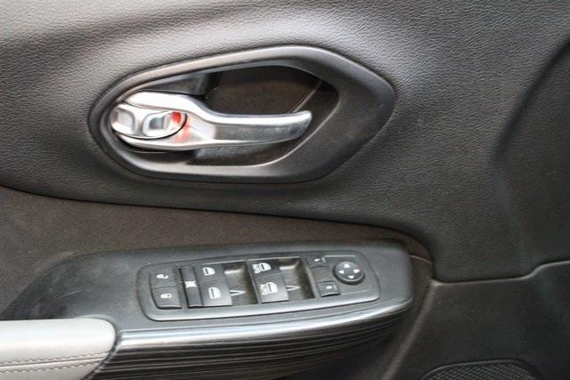 used 2014 Jeep Cherokee car, priced at $15,900