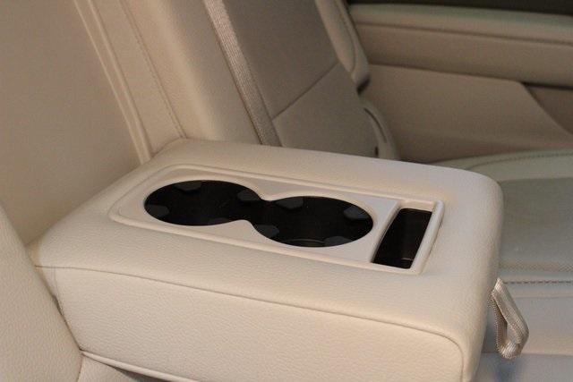 used 2022 GMC Yukon XL car, priced at $59,900