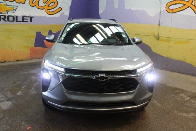 new 2025 Chevrolet Trax car, priced at $23,672