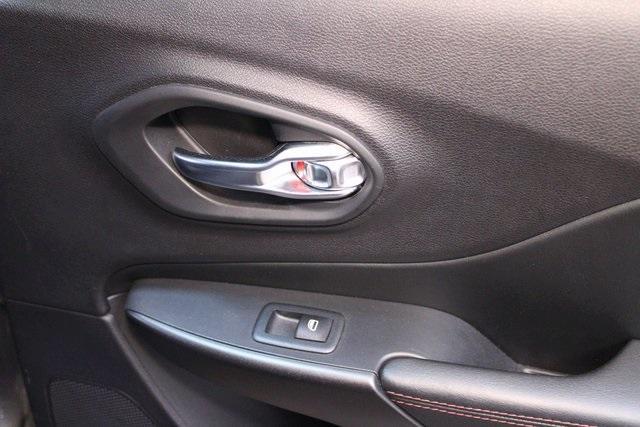 used 2020 Jeep Cherokee car, priced at $18,300