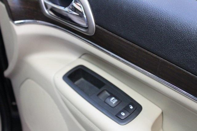 used 2015 Jeep Grand Cherokee car, priced at $14,900
