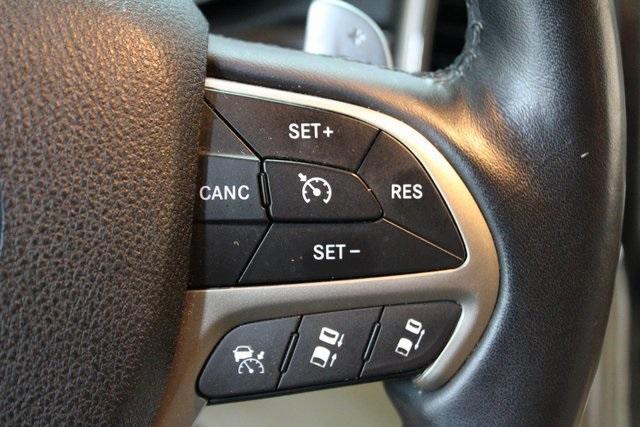 used 2015 Jeep Grand Cherokee car, priced at $14,900