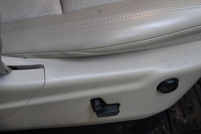 used 2015 Jeep Grand Cherokee car, priced at $14,900