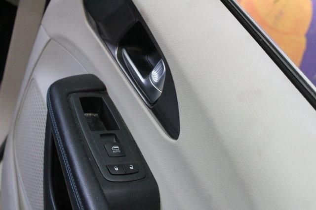 used 2021 Chrysler Pacifica car, priced at $15,500
