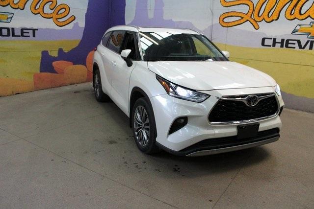 used 2020 Toyota Highlander car, priced at $35,900