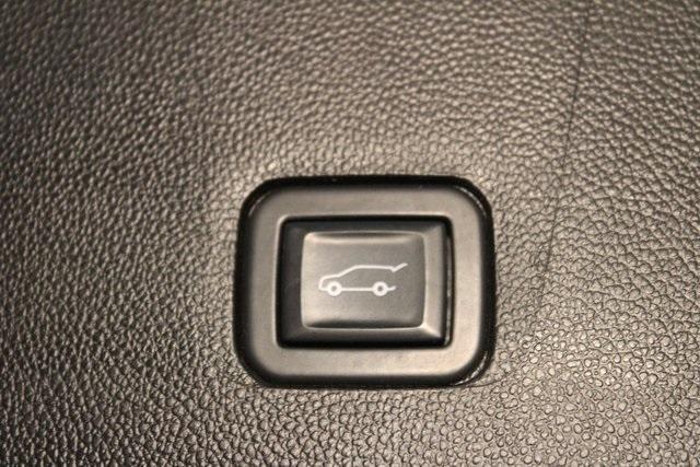 used 2021 Chevrolet Traverse car, priced at $29,900