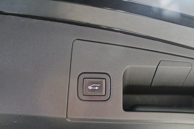 used 2020 Cadillac XT5 car, priced at $29,900
