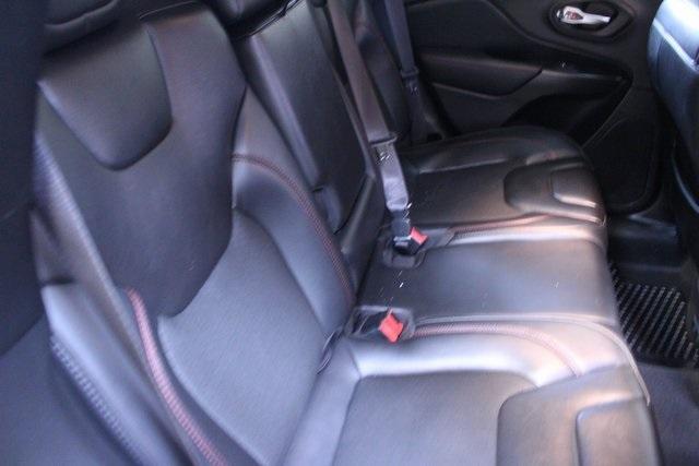 used 2019 Jeep Cherokee car