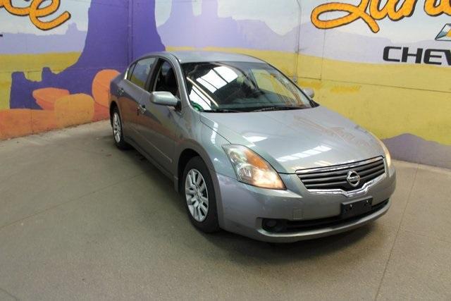 used 2009 Nissan Altima car, priced at $5,900