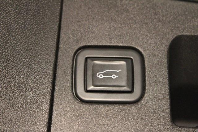 used 2022 Cadillac XT5 car, priced at $24,500