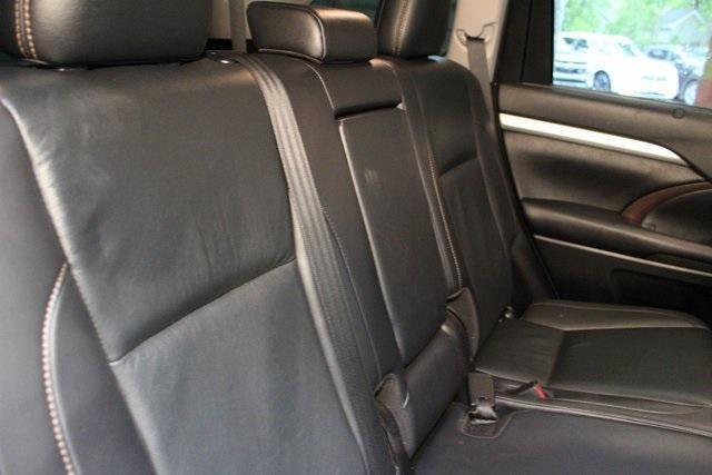 used 2019 Toyota Highlander car, priced at $29,900