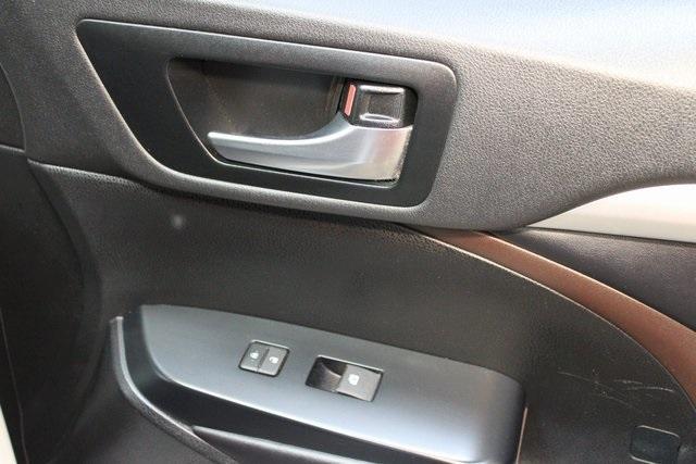 used 2019 Toyota Highlander car, priced at $29,900