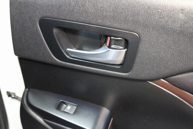 used 2019 Toyota Highlander car, priced at $29,900