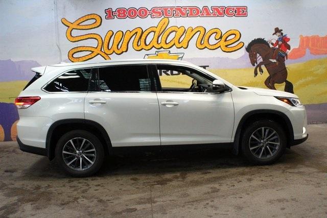 used 2019 Toyota Highlander car, priced at $29,900