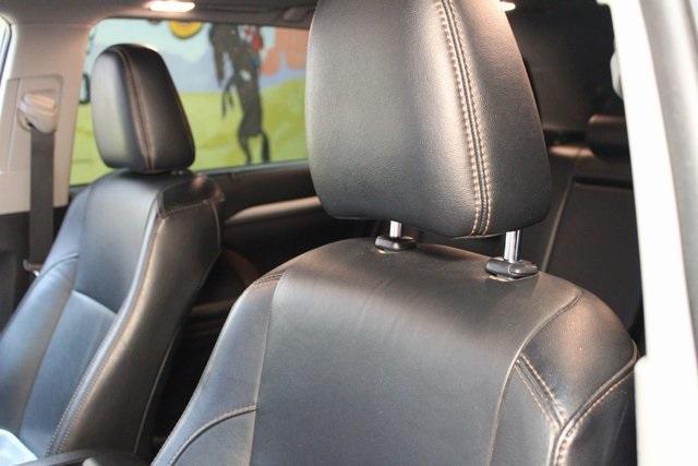 used 2019 Toyota Highlander car, priced at $29,900