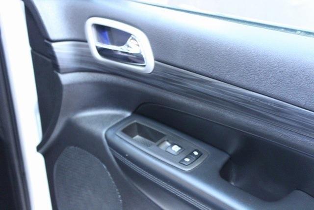 used 2021 Jeep Grand Cherokee car, priced at $25,900