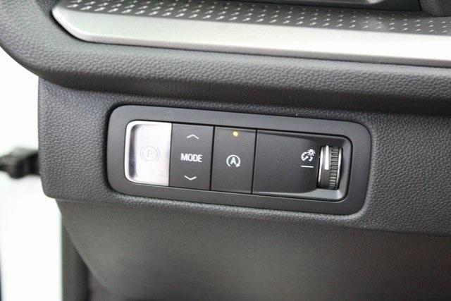 new 2026 Chevrolet Traverse car, priced at $41,003