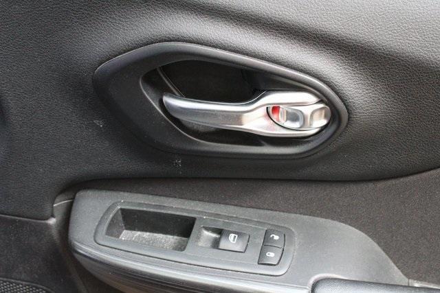 used 2015 Jeep Cherokee car, priced at $8,500