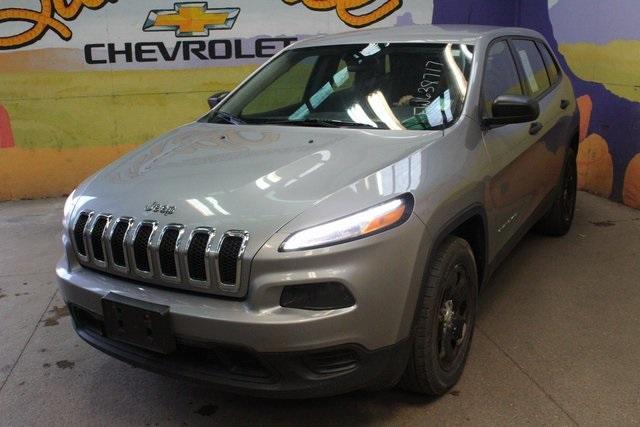 used 2015 Jeep Cherokee car, priced at $9,900