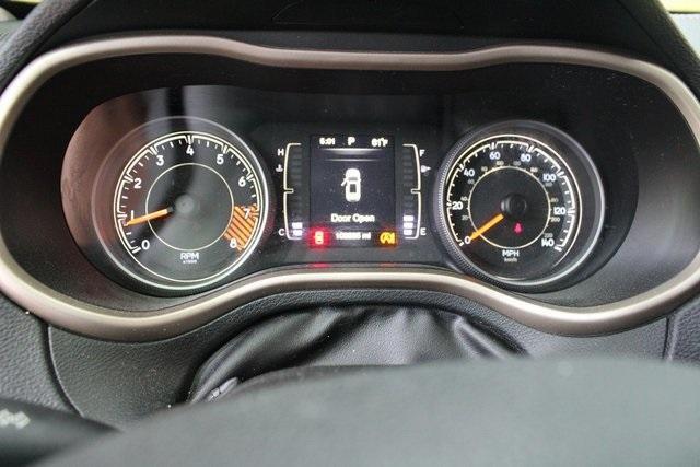 used 2015 Jeep Cherokee car, priced at $11,500
