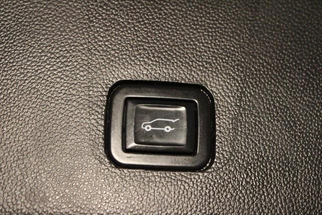 used 2021 Chevrolet Traverse car, priced at $22,900