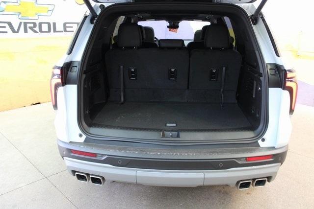 new 2026 Chevrolet Traverse car, priced at $53,667