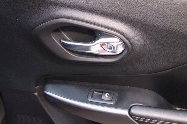 used 2019 Jeep Cherokee car, priced at $20,900