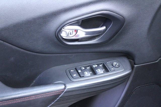 used 2015 Jeep Cherokee car, priced at $13,400