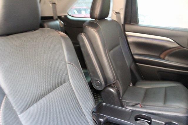 used 2019 Toyota Highlander car, priced at $29,900