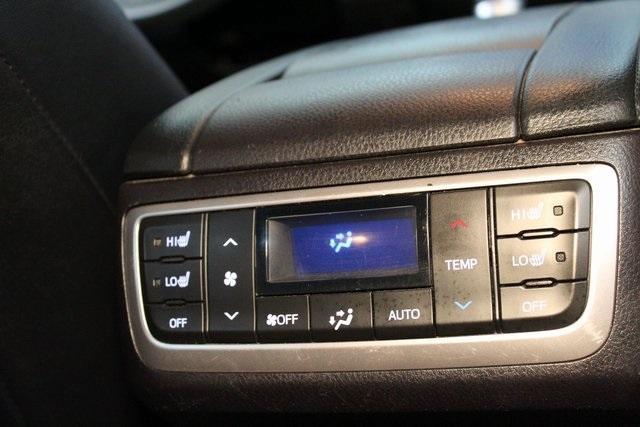 used 2019 Toyota Highlander car, priced at $29,900