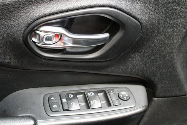 used 2020 Jeep Cherokee car, priced at $21,900