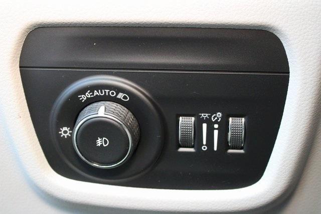 used 2022 Jeep Grand Cherokee car, priced at $39,900