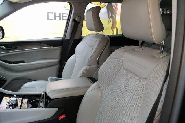 used 2022 Jeep Grand Cherokee car, priced at $39,900