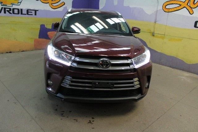 used 2019 Toyota Highlander car, priced at $27,900