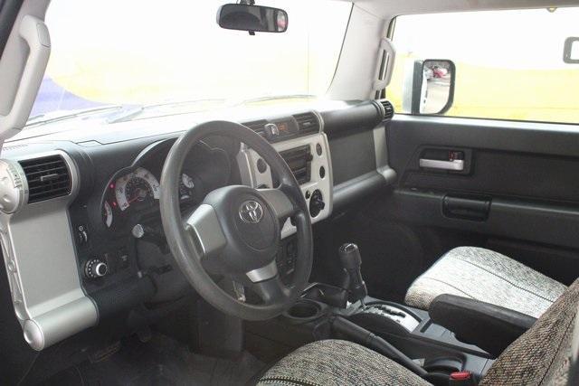 used 2009 Toyota FJ Cruiser car, priced at $15,300