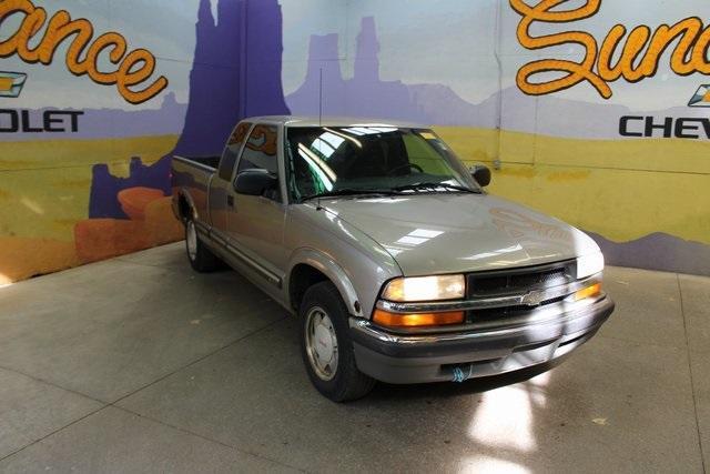 used 2003 Chevrolet S-10 car, priced at $1,900