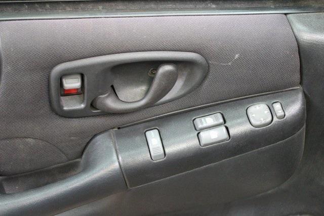 used 2003 Chevrolet S-10 car, priced at $1,900