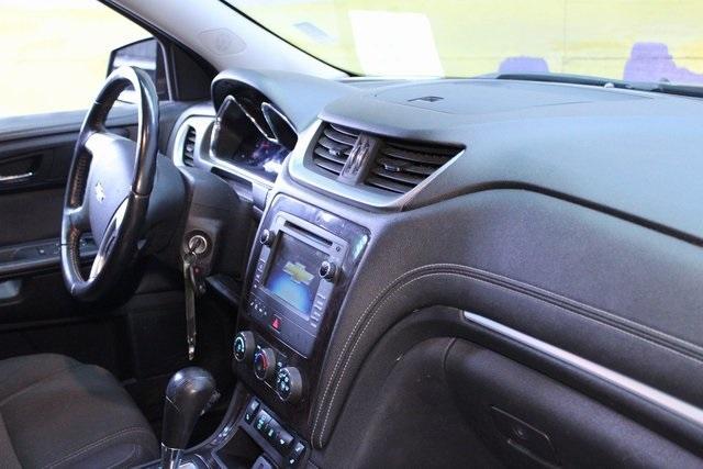 used 2015 Chevrolet Traverse car, priced at $12,900