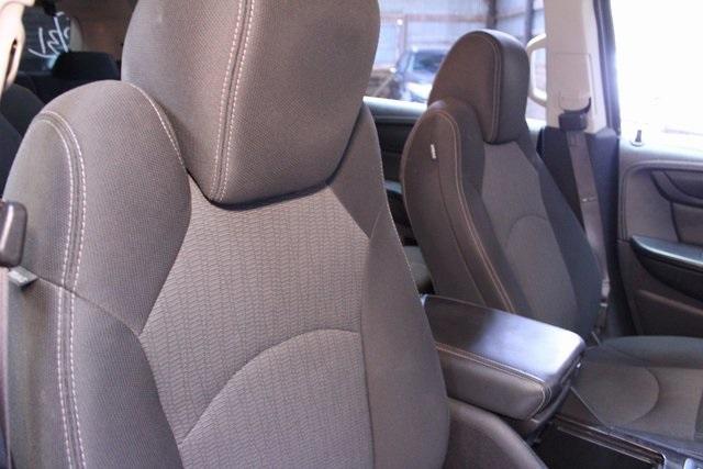 used 2015 Chevrolet Traverse car, priced at $12,900