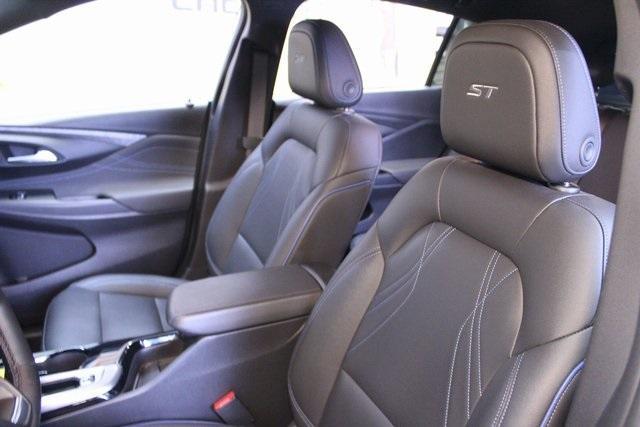 used 2025 Buick Envista car, priced at $25,900