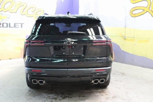used 2024 Chevrolet Traverse car, priced at $41,900