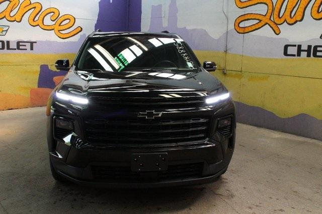 used 2024 Chevrolet Traverse car, priced at $41,900
