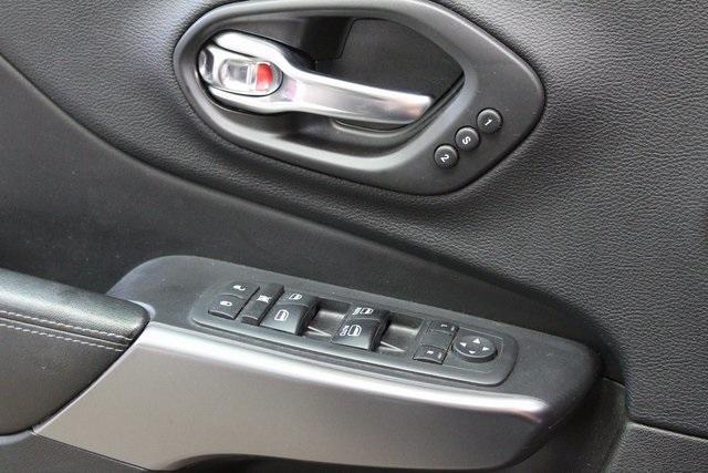 used 2020 Jeep Cherokee car