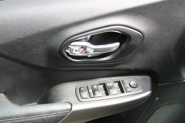 used 2021 Jeep Cherokee car, priced at $25,900