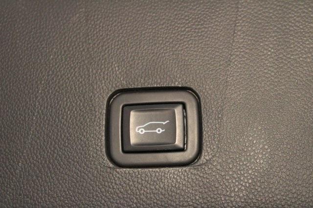 used 2023 Chevrolet Traverse car, priced at $39,900