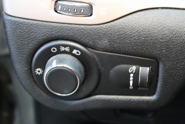 used 2015 Jeep Cherokee car, priced at $9,900