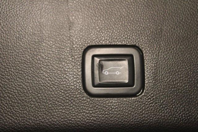 used 2021 Chevrolet Traverse car, priced at $24,300