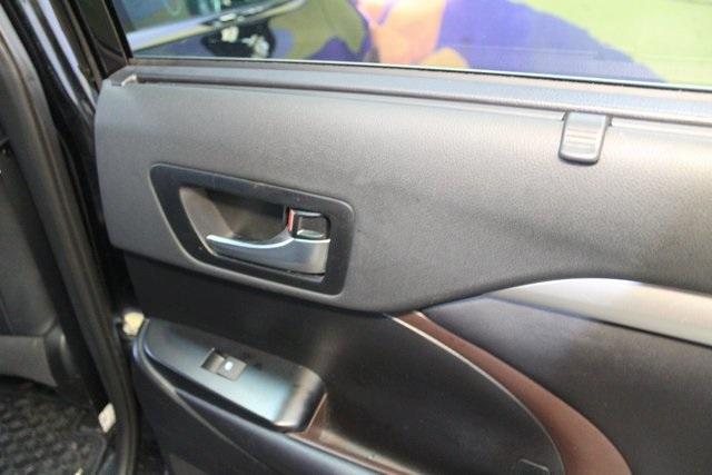 used 2019 Toyota Highlander car, priced at $30,900