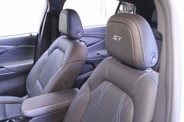 used 2025 Buick Envista car, priced at $27,900